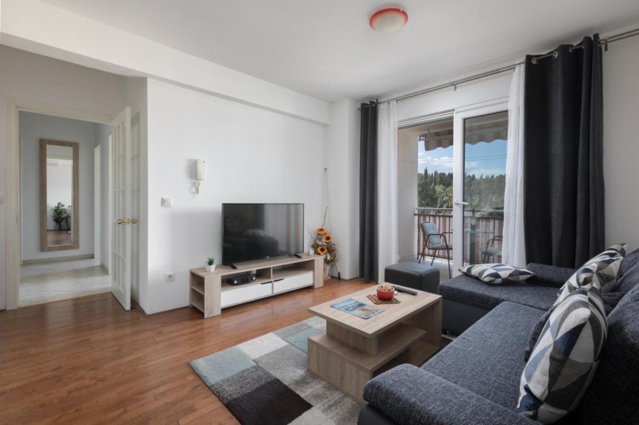 Michelle Apartment